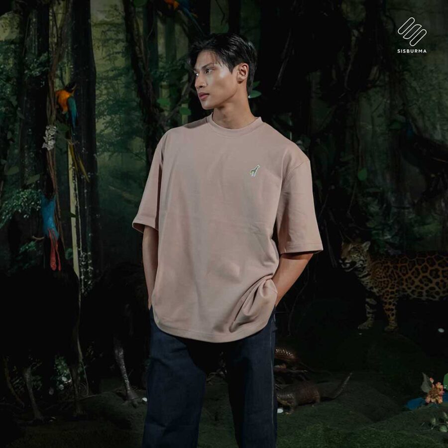 Sisburma Giraffe Tee - Image 10